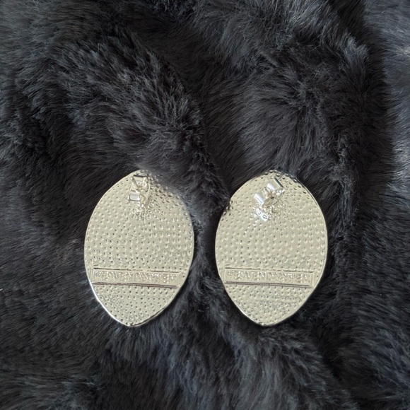 Heaven Mayhem Le Noir Earrings - Picture 3 of 3